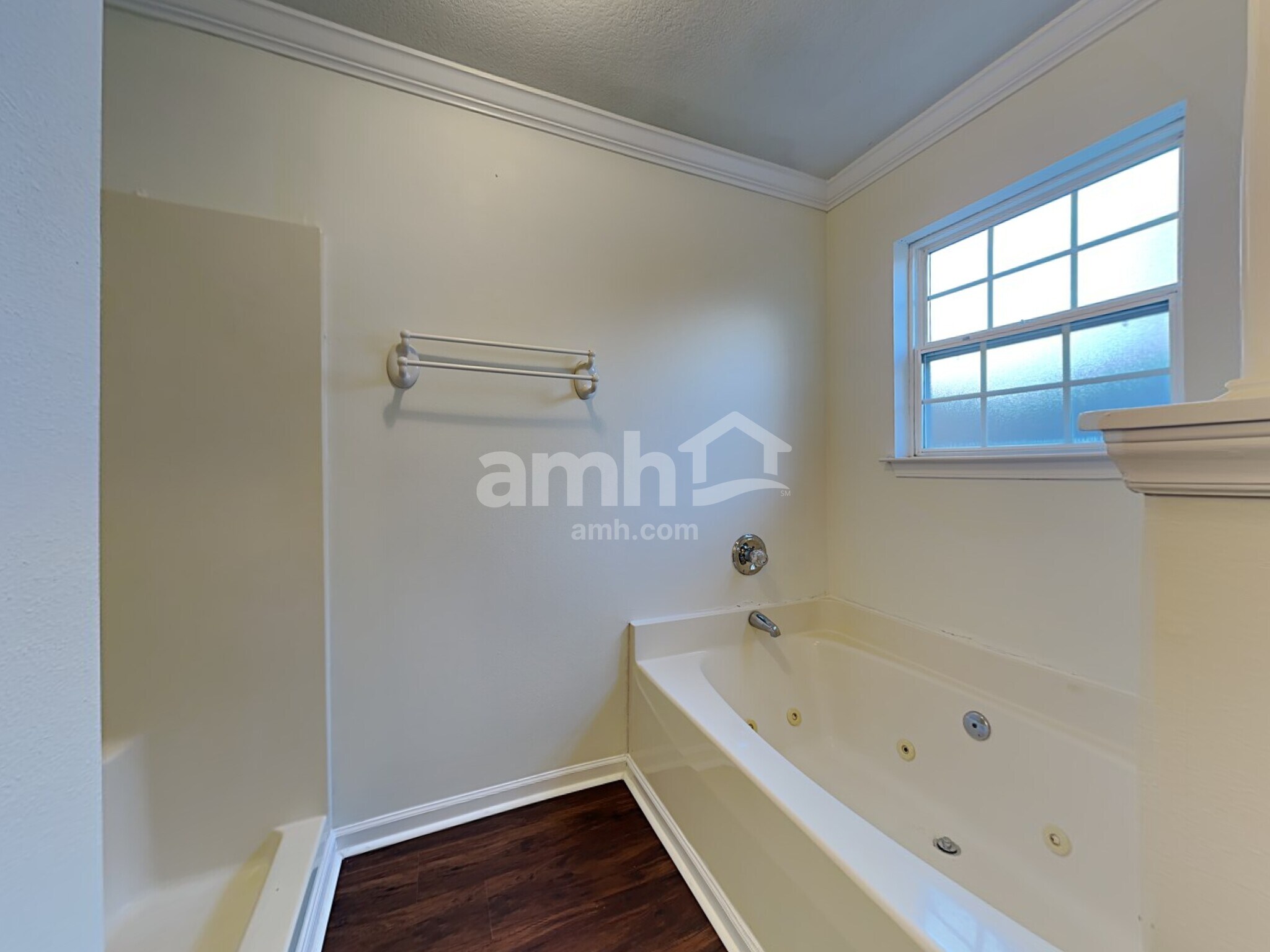 Building Photo - 101 Kingscreek Dr