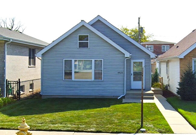 Primary Photo - 4429 N Sayre Ave