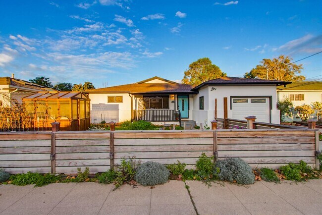 Building Photo - 1418 Marshall St