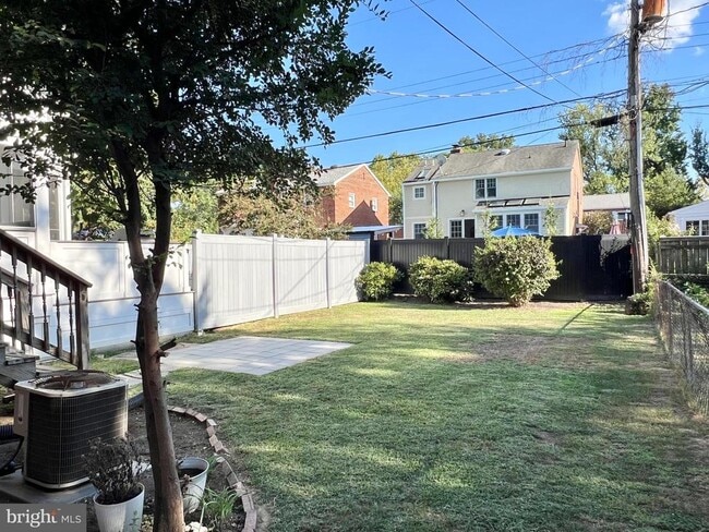 Building Photo - 121 E Glendale Ave