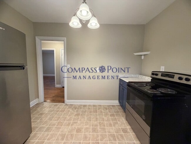 Building Photo - Your New Home Awaits! First Month Rent Free!!!