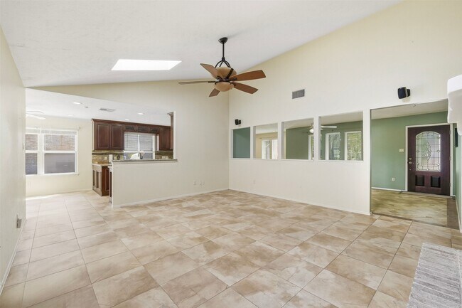 Building Photo - 3807 Glenwood Springs Dr