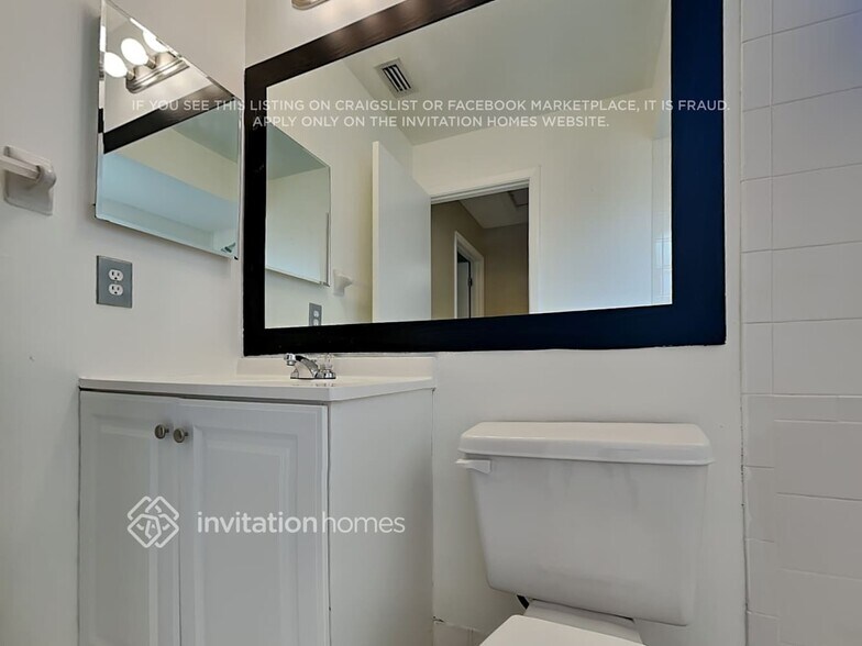 Building Photo - 14624 SW 127th Ct