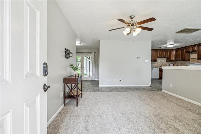 Building Photo - 3613 Lazy Spring Dr
