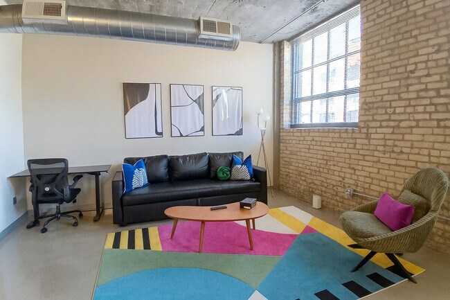 Building Photo - 606 N Washington Ave