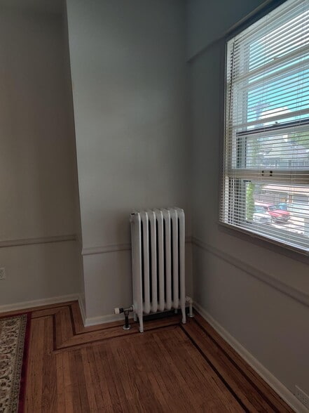 Corner of unit - 2514 Girard Ave S