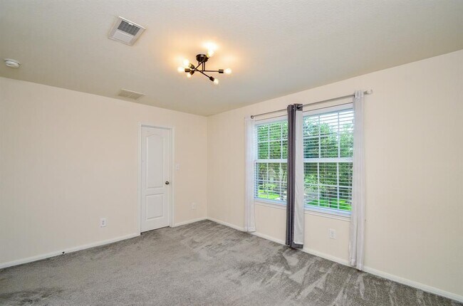 Building Photo - 7015 Baitland Dr