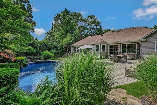 Building Photo - 187 Great Rock Dr