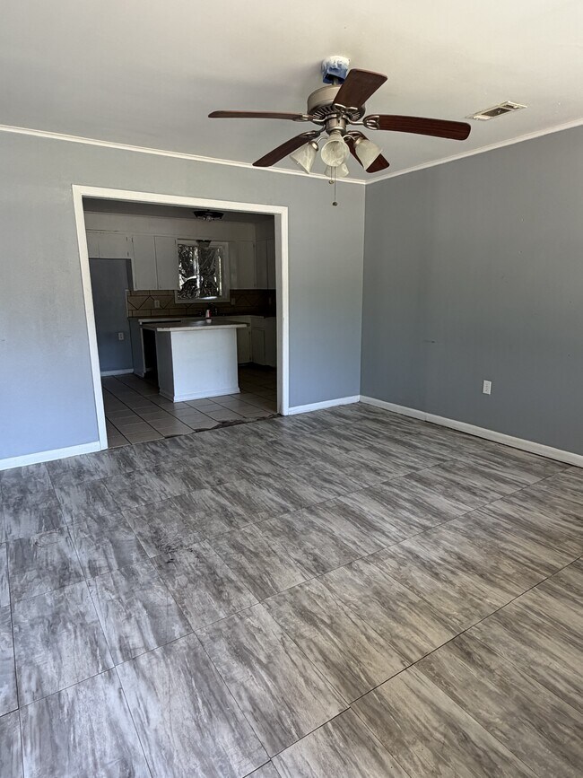 Building Photo - 617 Damaka Dr