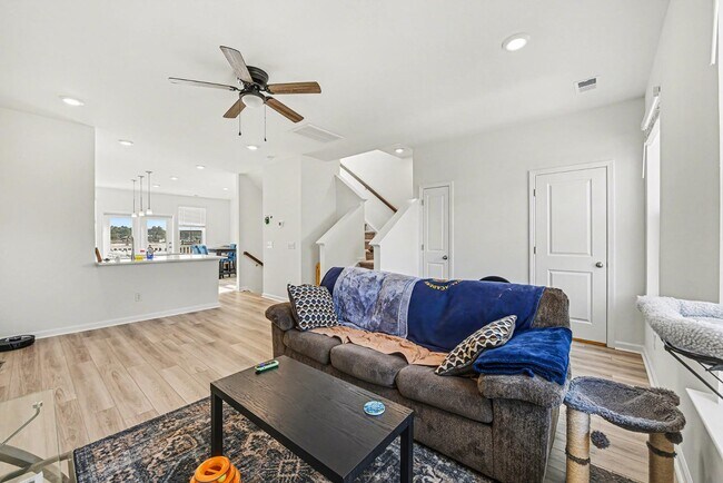 Building Photo - 801 Recess Pt Dr