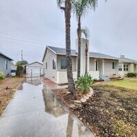 Building Photo - Belle