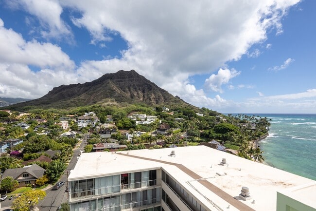 Building Photo - 3065 Kalakaua Ave