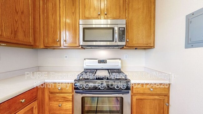 Building Photo - 1220 Hidden Creek Pl
