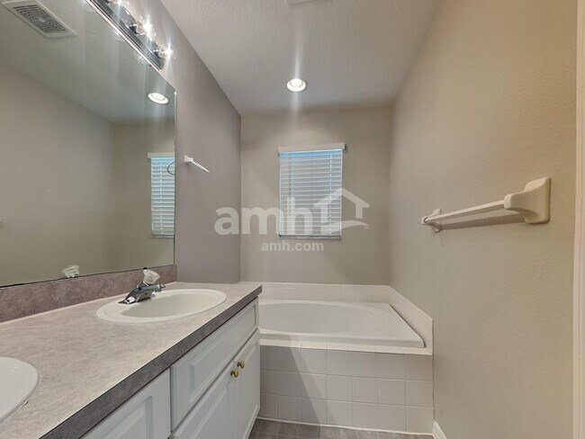 Building Photo - 9103 Crystal Commons Way