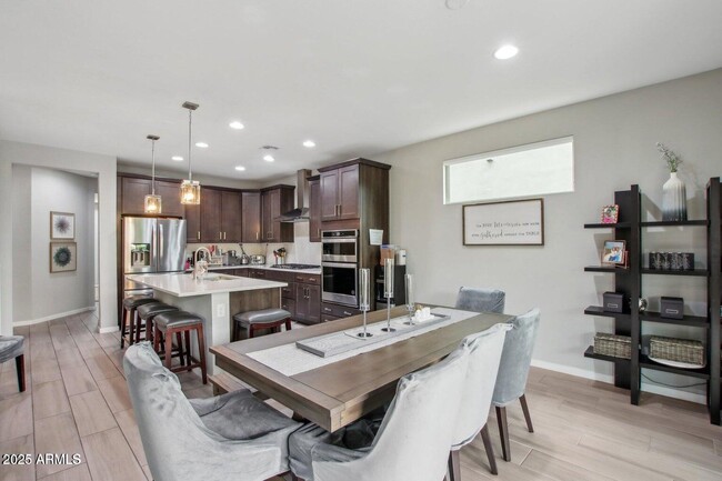 Building Photo - 3551 E Louise Dr