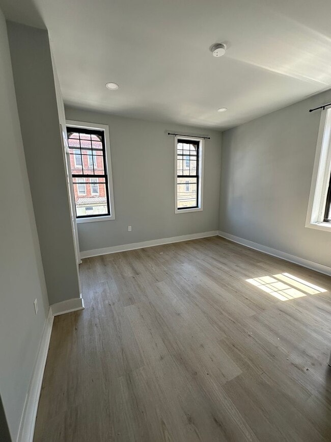 Building Photo - 1428 Wolf St