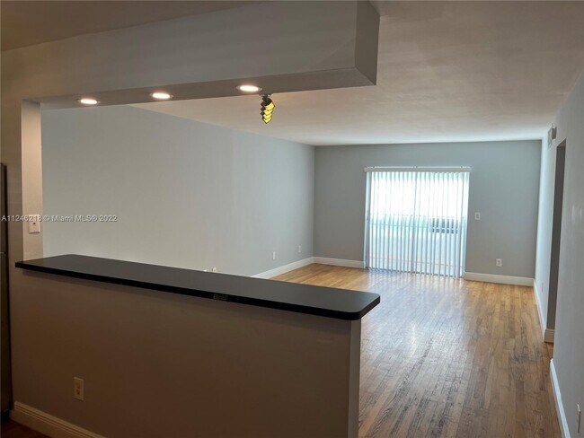 Building Photo - 1610 Lenox Ave