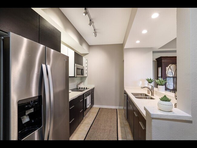 Building Photo - 1064 N Tamiami Trl