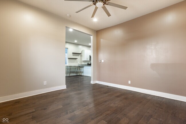 Building Photo - 421 E Morris St