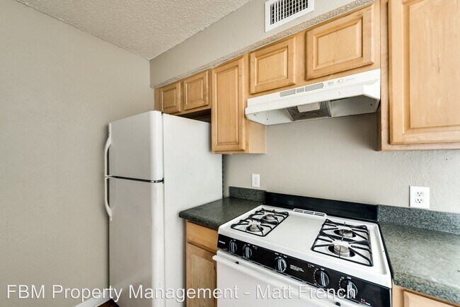 Building Photo - 1001 NE 3rd St