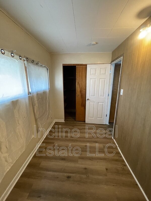 Building Photo - 1511 Scott St