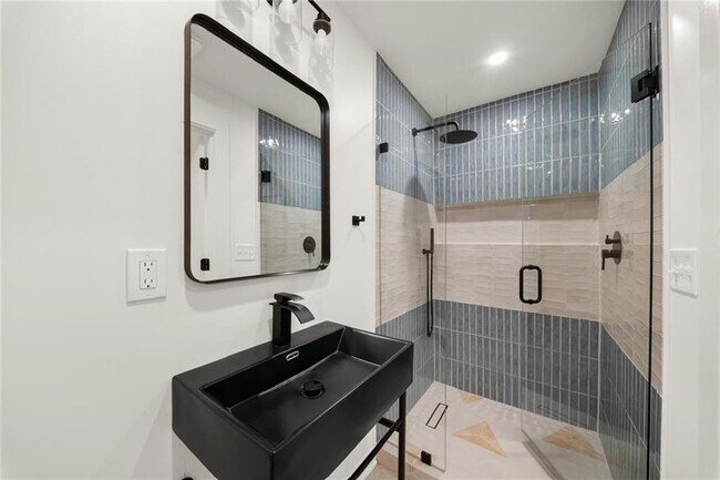 Building Photo - 1105 Wedgewood Way