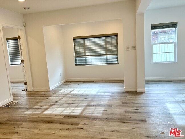 Building Photo - 1206 Keniston Ave