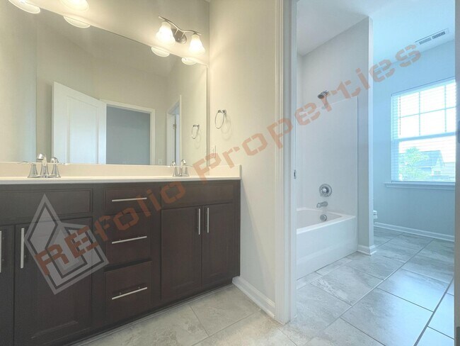 Building Photo - 213 Ivy Arbor Way