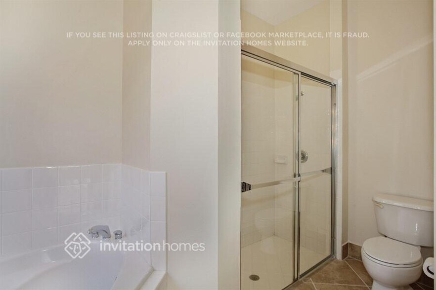 Building Photo - 859 SW 155th Ct