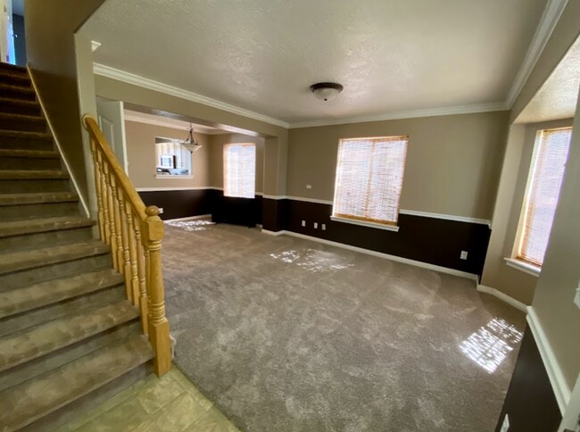 Building Photo - 879 Capital Ave