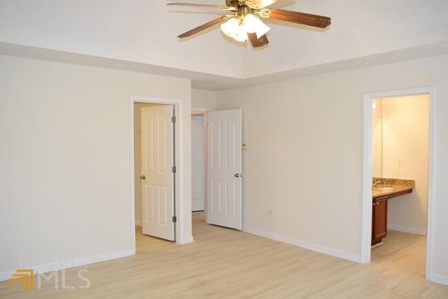 Building Photo - 43 Churchill Park Dr