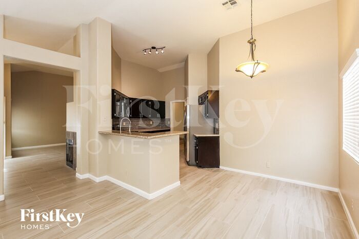 Building Photo - 3312 Hyannis Cir