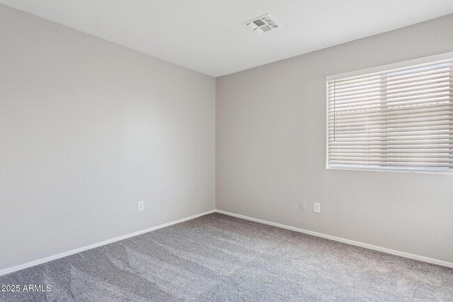 Building Photo - 1556 N Rockwell Ct