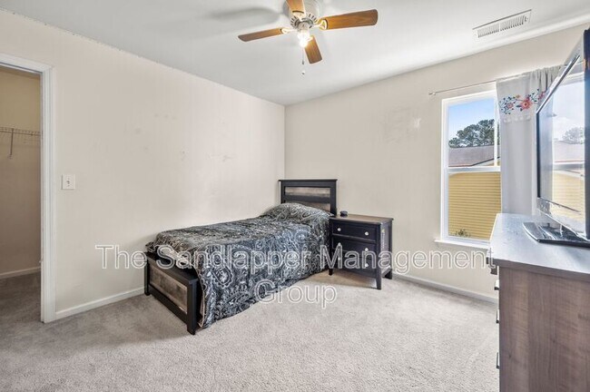 Building Photo - 7430 Northgate Dr
