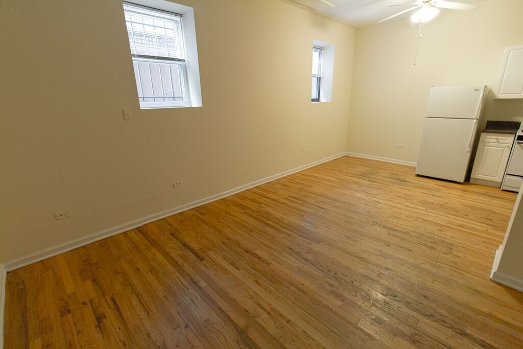 Building Photo - 1451 W Byron