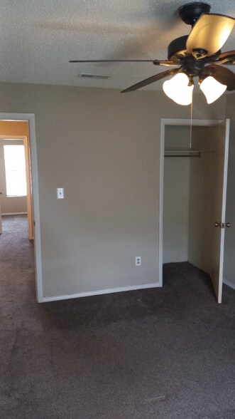 Building Photo - 2304 Grayson Valley Dr