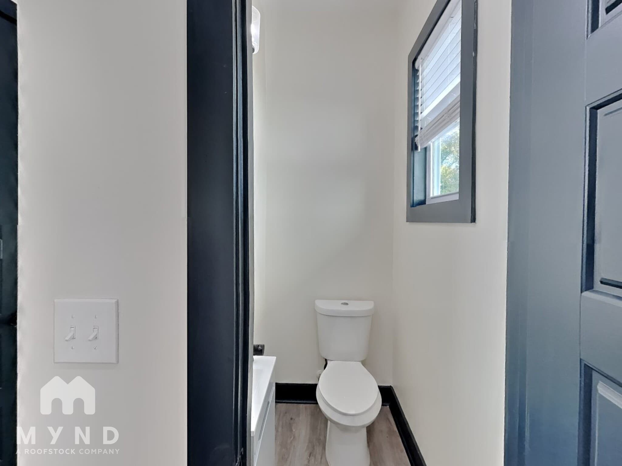 Building Photo - 631 Windsor St SW