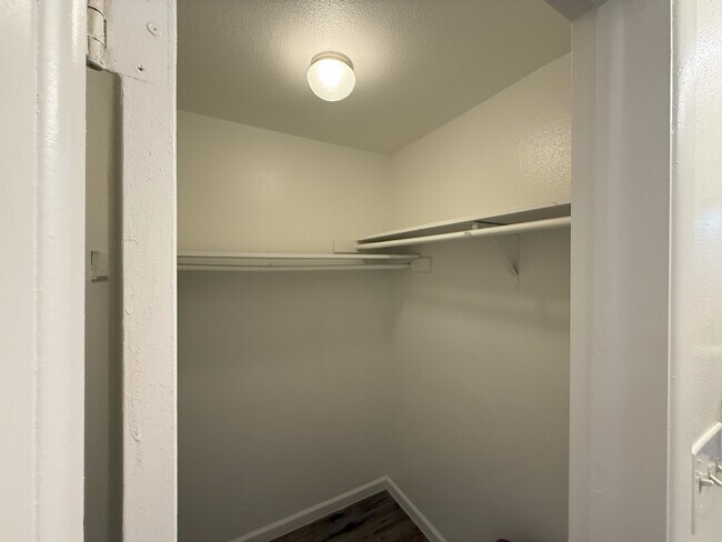 Building Photo - 1222 Tartan Ln