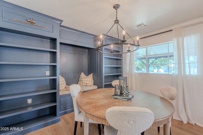 Building Photo - 2649 N Granite Reef Rd
