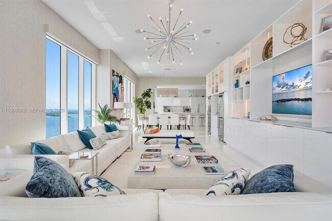 Building Photo - 900 Brickell Key Blvd