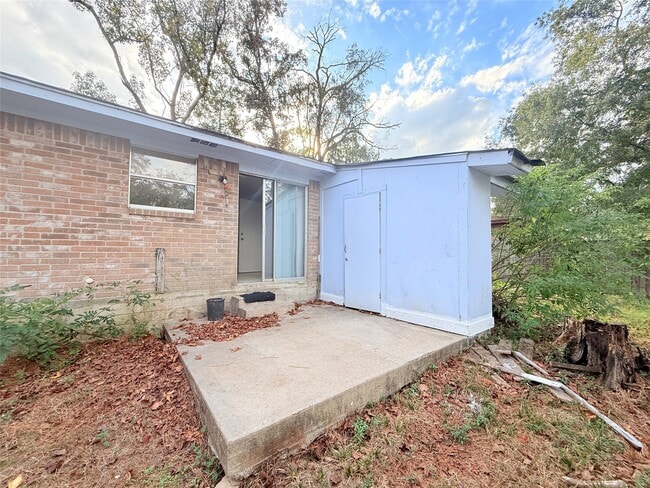 Building Photo - 208 Laurie Ln