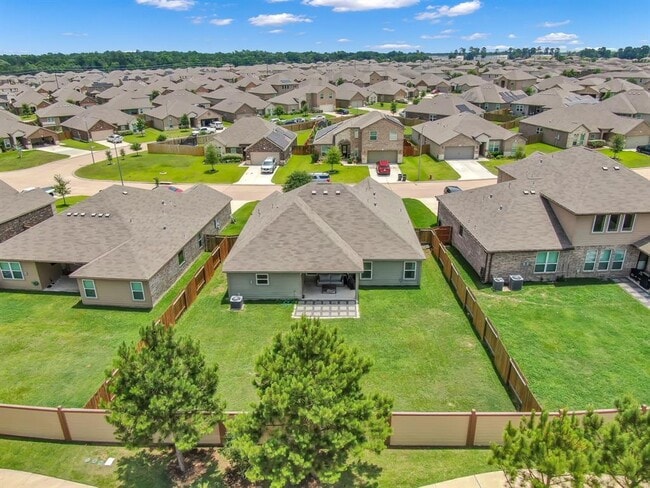 Building Photo - 22510 Red Sparrow Dr