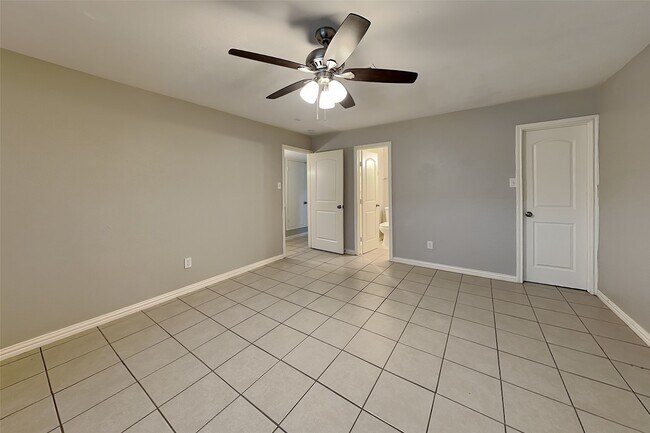 Building Photo - 18106 Navajo Trail Dr