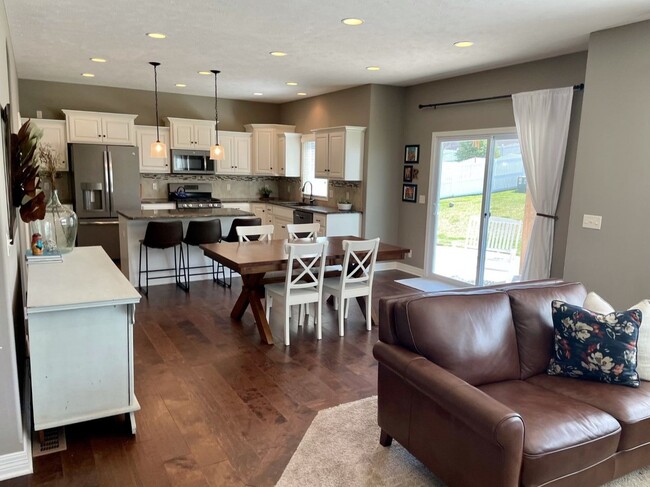 Building Photo - Home for Rent Papillion