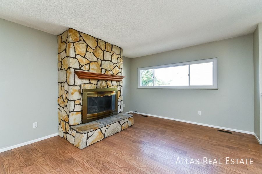 Building Photo - 4319 Moonbeam Dr