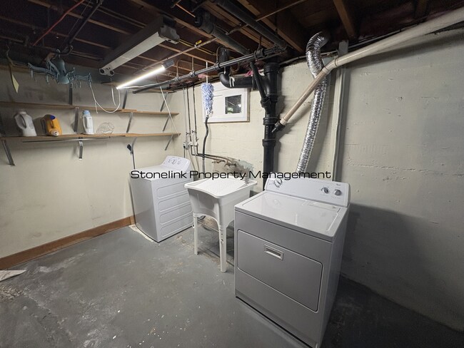 Building Photo - 60 Hambly Rd