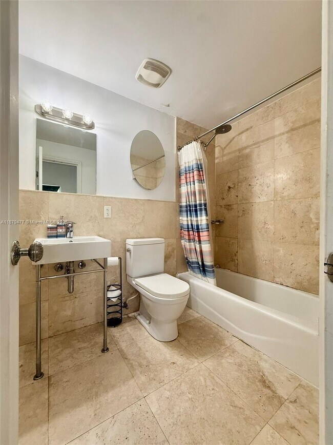 Building Photo - 4035 Meridian Ave