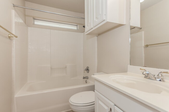 Building Photo - 6013 Portridge Dr