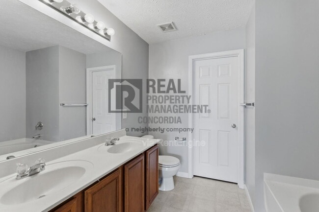 Building Photo - 1518 Hamden Dr