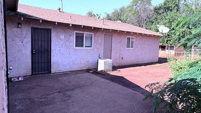 Building Photo - 2080 D St